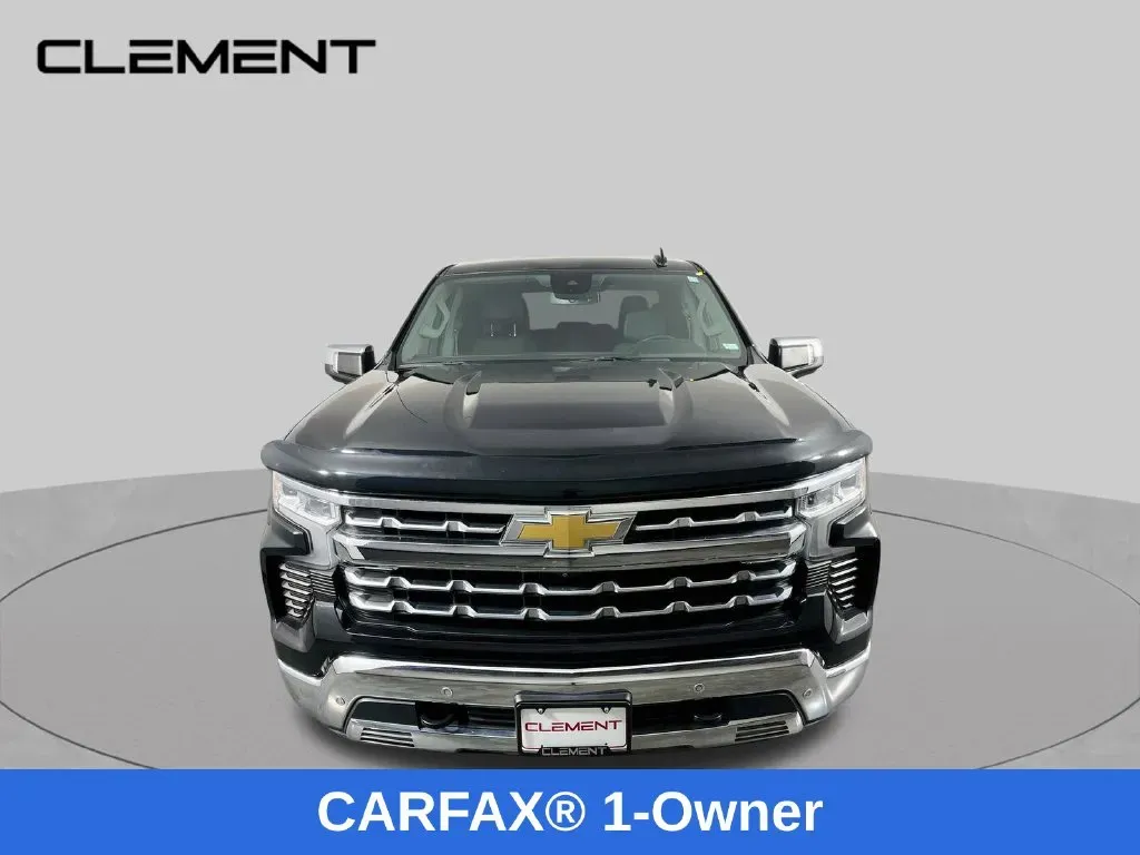 Chevrolet Silverado photo 2
