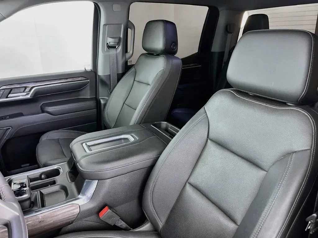 Chevrolet Silverado photo 26
