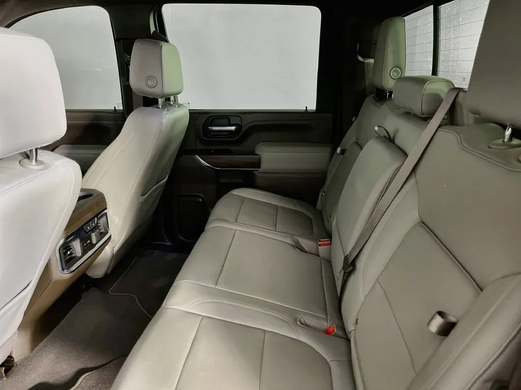 GMC Sierra photo 27