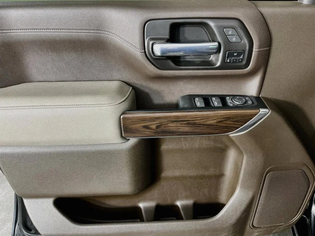 GMC Sierra photo 22