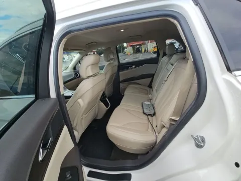 More photos of 2019 Lincoln Nautilus Select at Clement Supercenter, MO