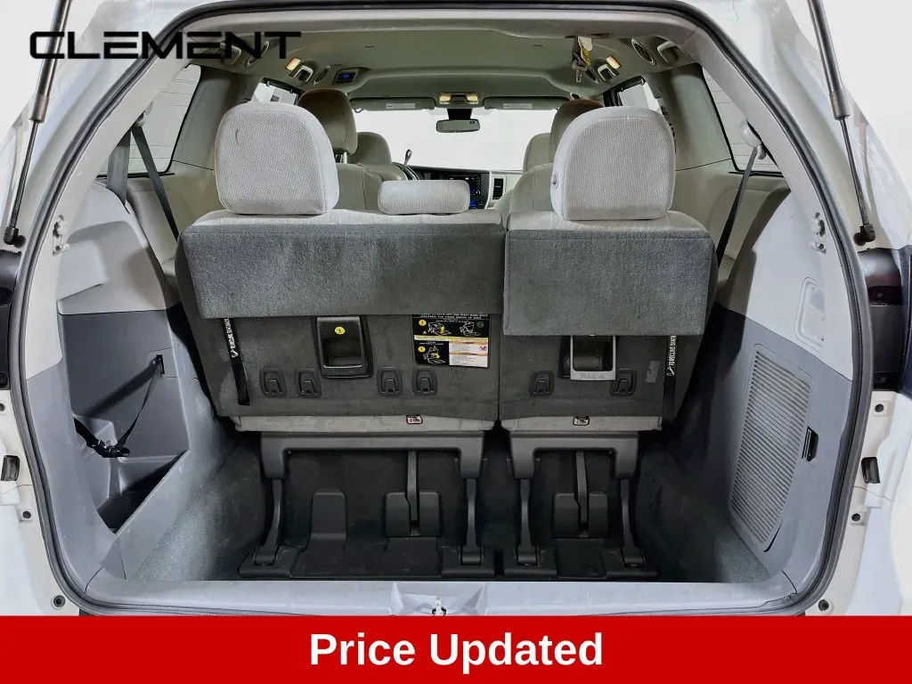 Toyota Sienna photo 9
