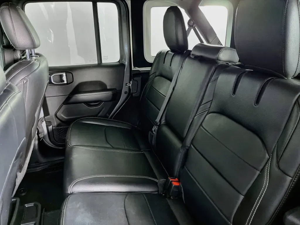 Jeep Wrangler photo 29
