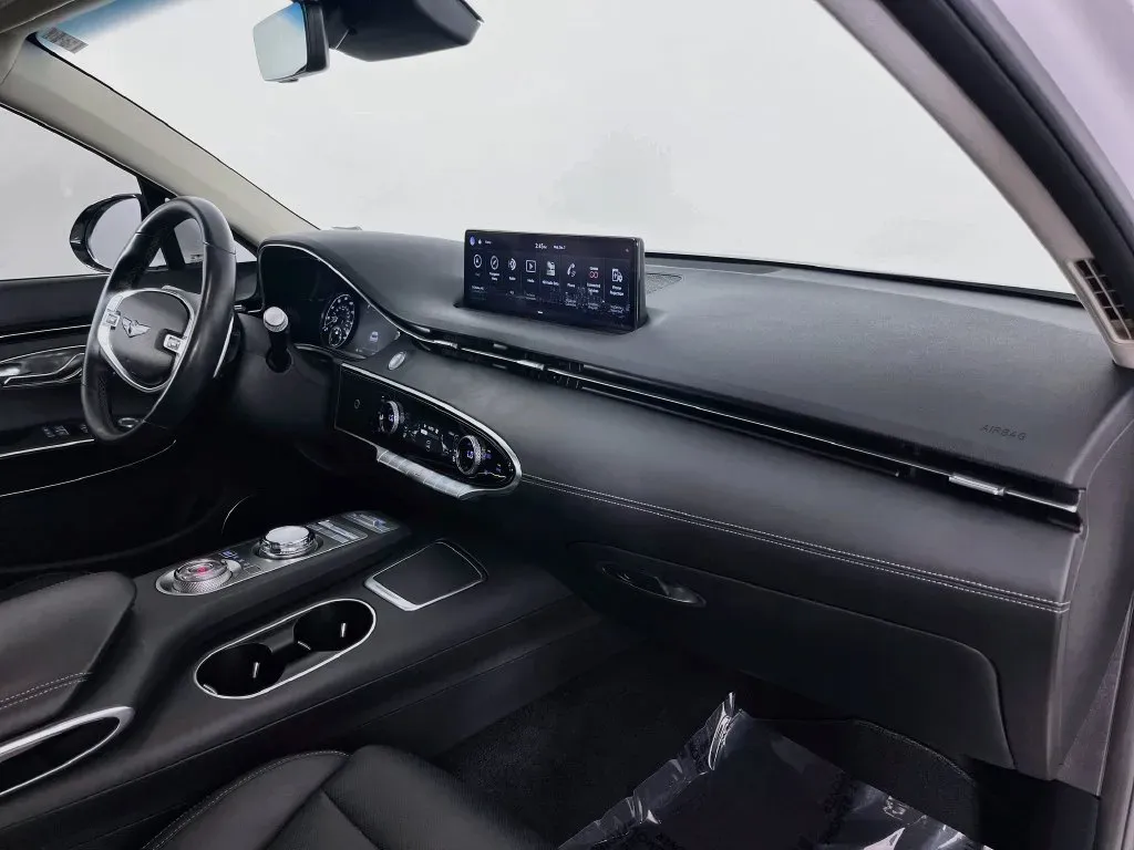 Genesis GV70 photo 31