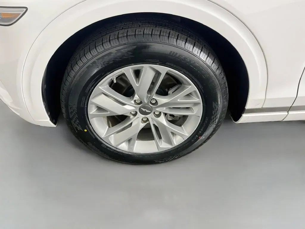 Genesis GV70 photo 33