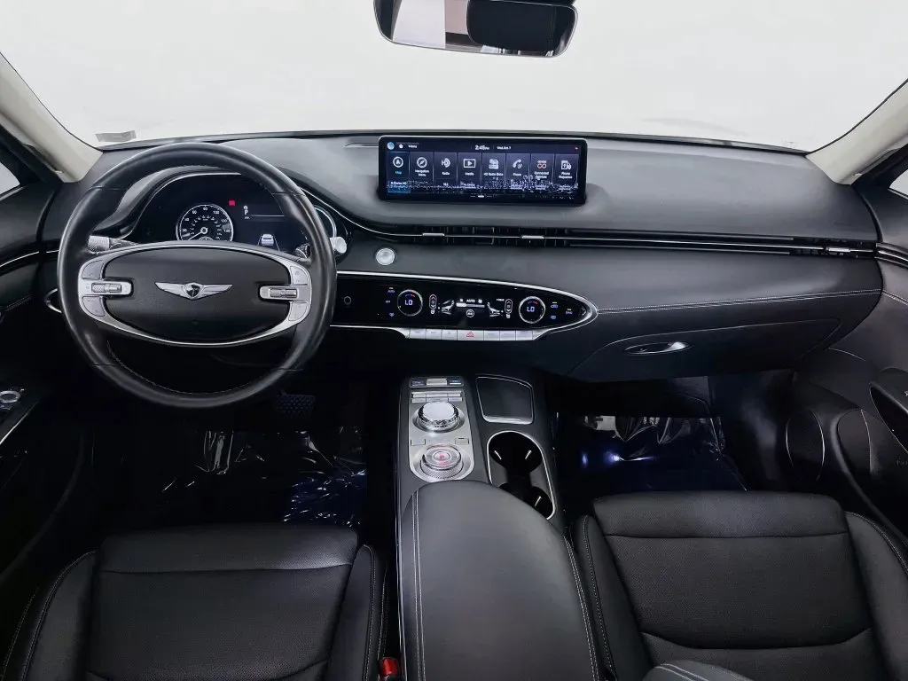 Genesis GV70 photo 10