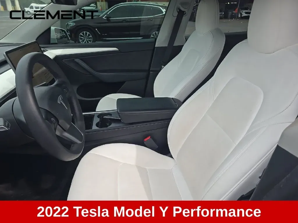 Tesla Model Y photo 4