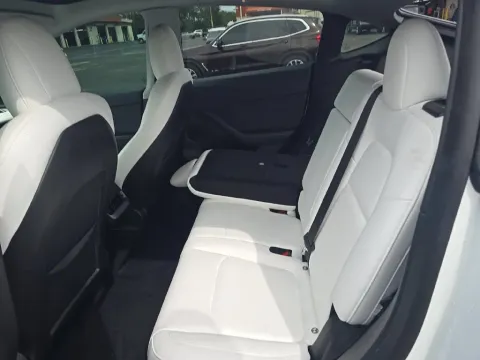 More photos of 2022 Tesla Model Y Performance at Clement Supercenter, MO