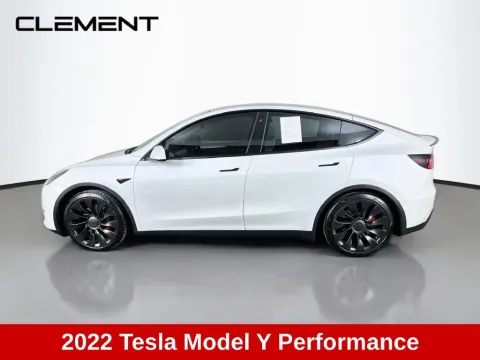 More photos of 2022 Tesla Model Y Performance at Clement Supercenter, MO