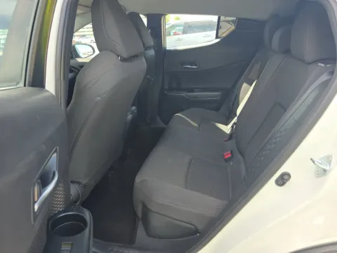 More photos of 2021 Toyota C-HR LE at Clement Supercenter, MO
