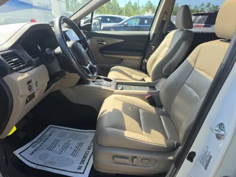 Another view of 2021 Honda Pilot EX-L for sale in St. Charles, MO at Clement Supercenter