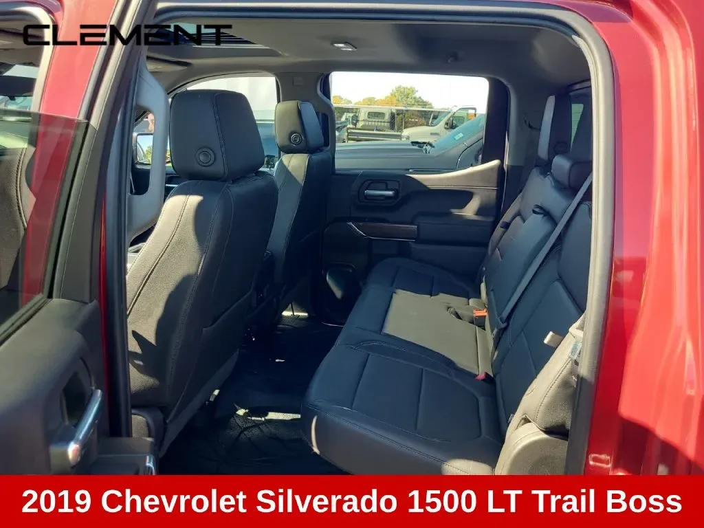 Chevrolet Silverado photo 4