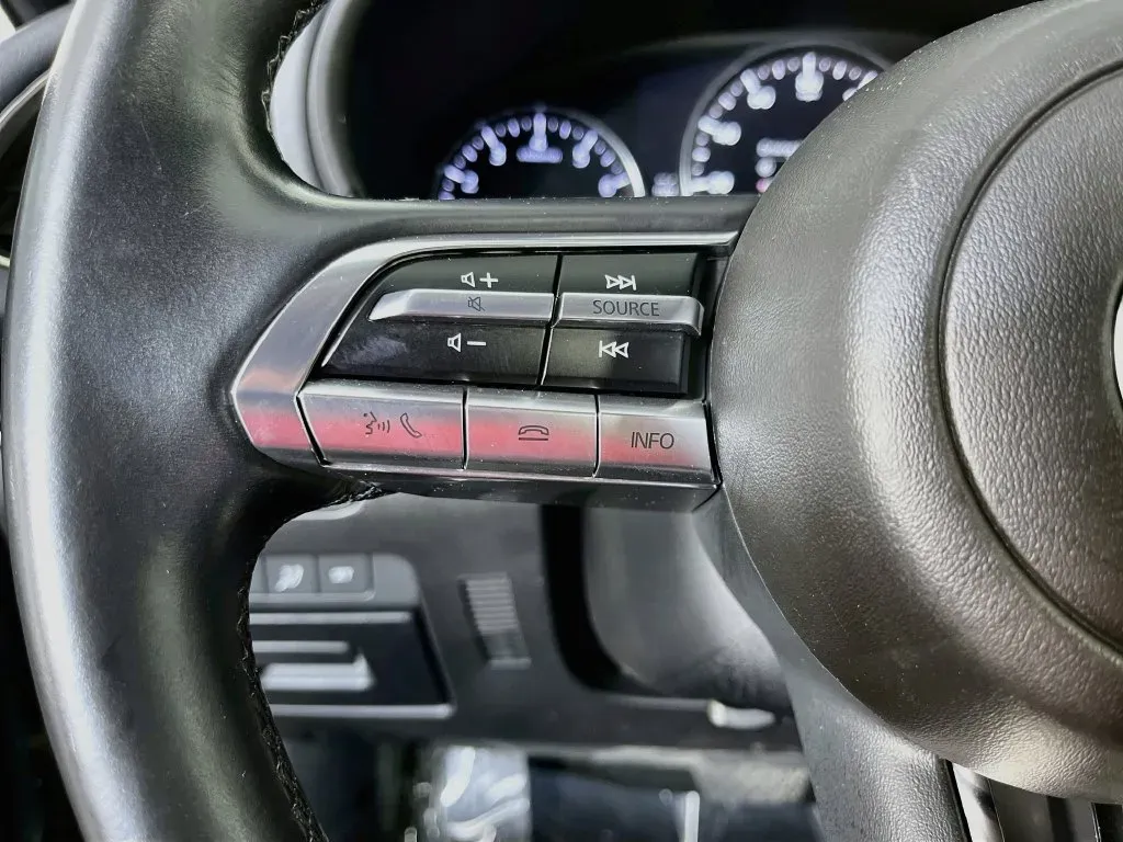 Mazda Mazda3 photo 14