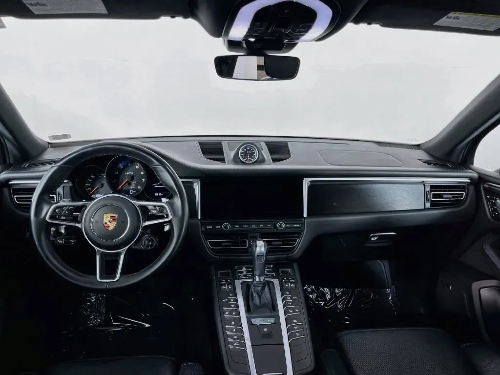 Porsche Macan photo 10