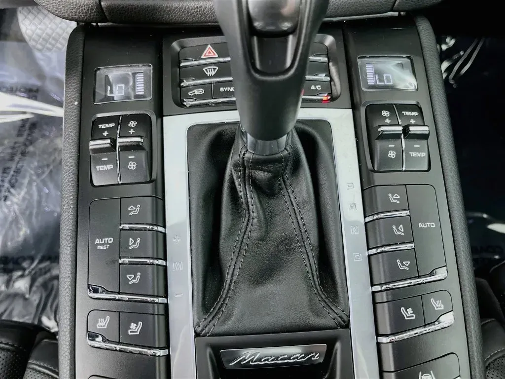Porsche Macan photo 20