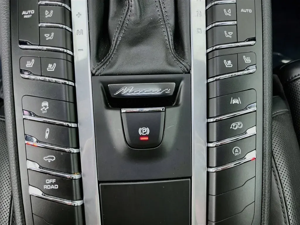 Porsche Macan photo 21