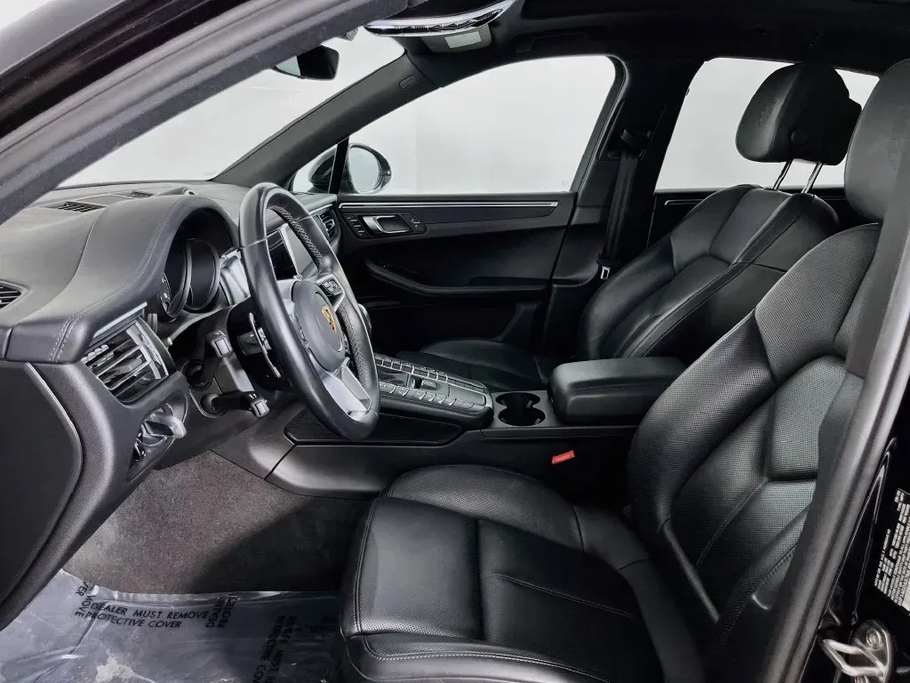 Porsche Macan photo 29