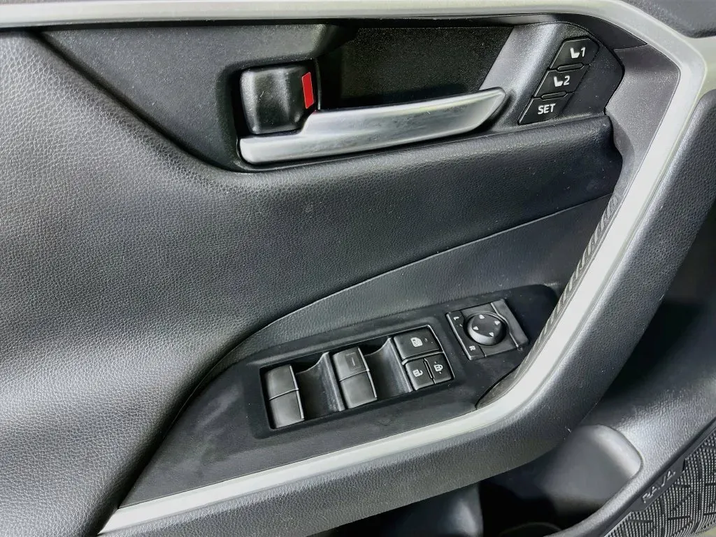 Toyota RAV4 photo 23