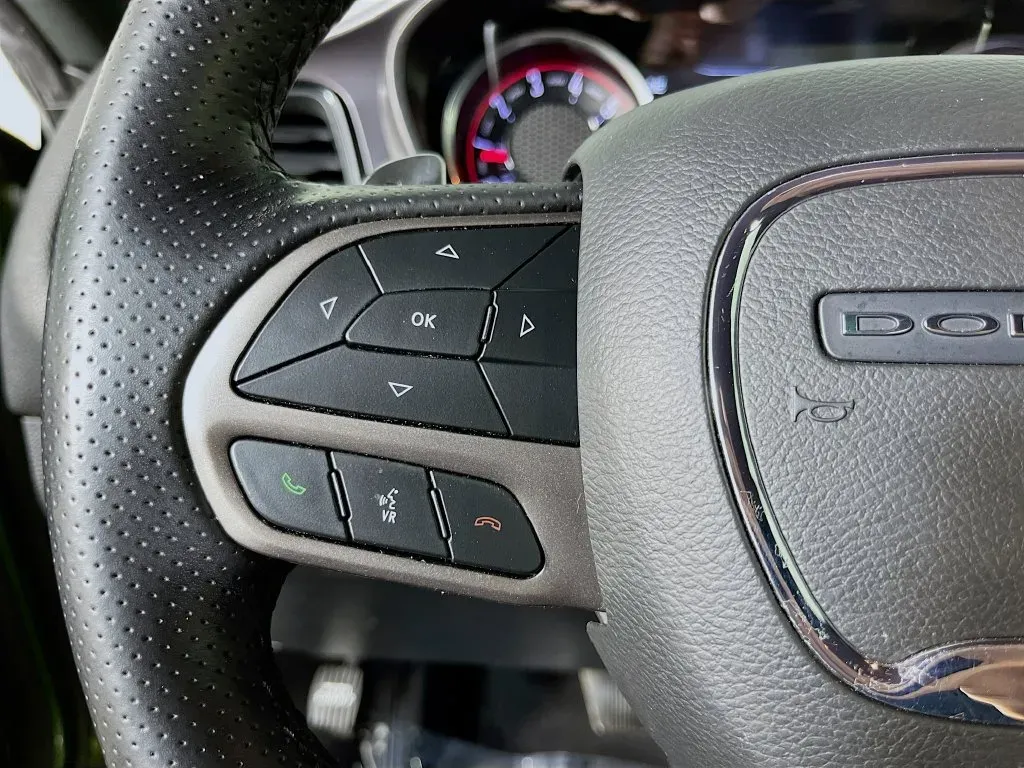 Dodge Challenger photo 13