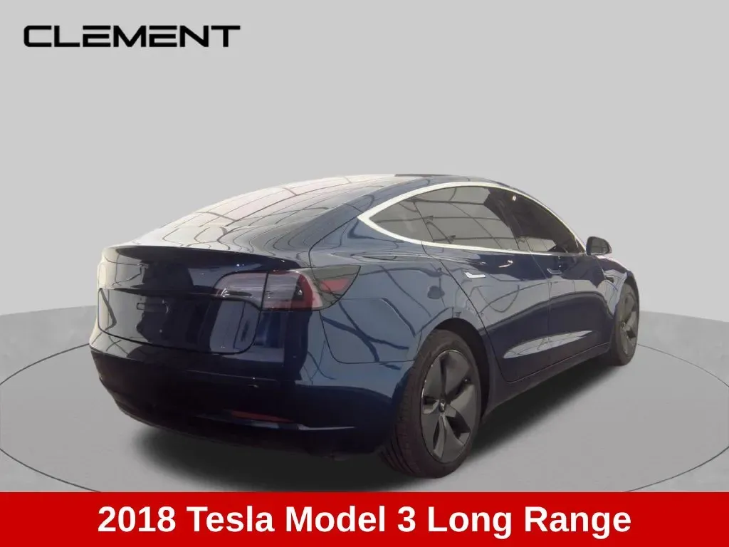 Tesla Model 3 photo 6