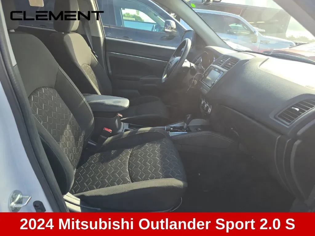 Mitsubishi Outlander Sport photo 4