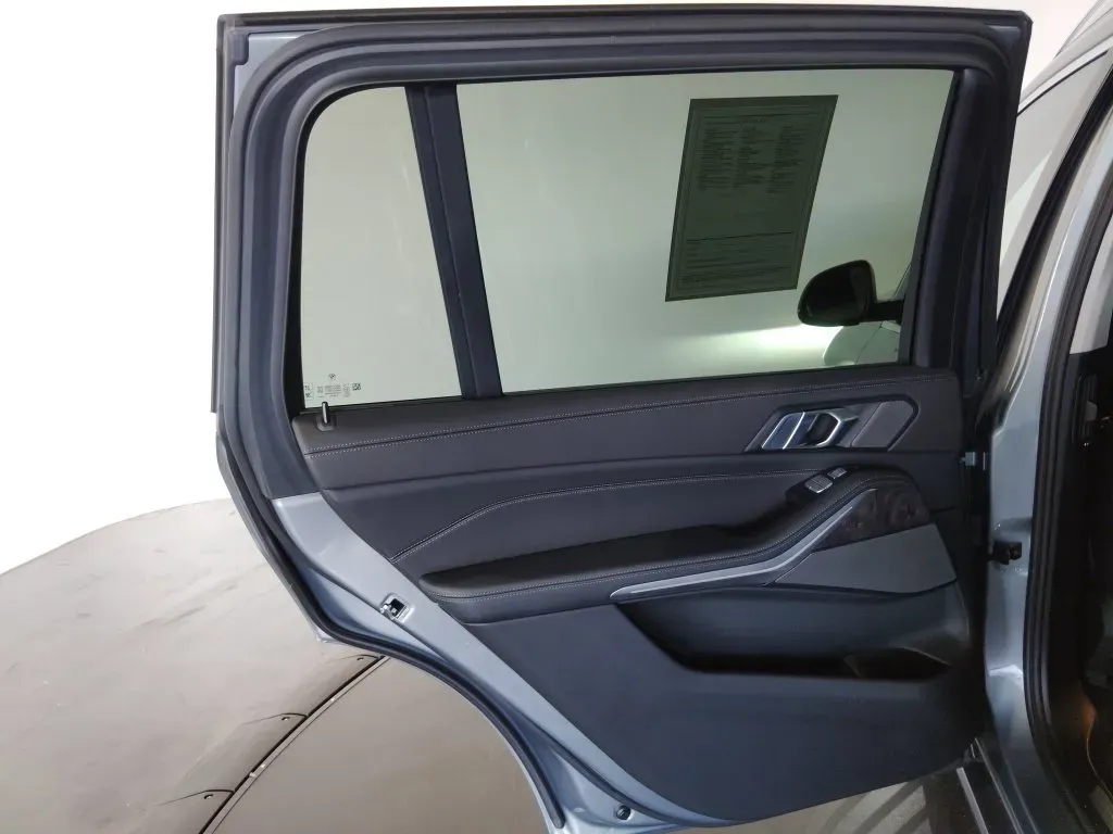 BMW X7 photo 41