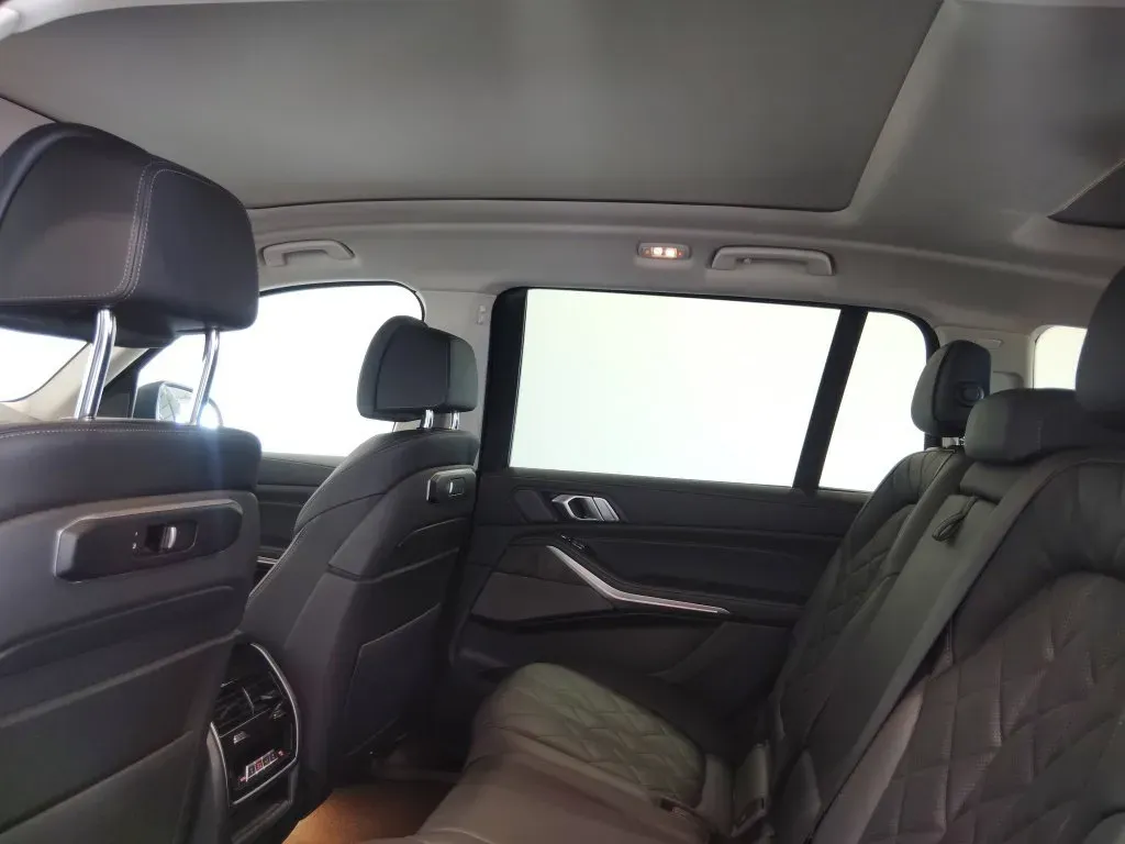 BMW X7 photo 46