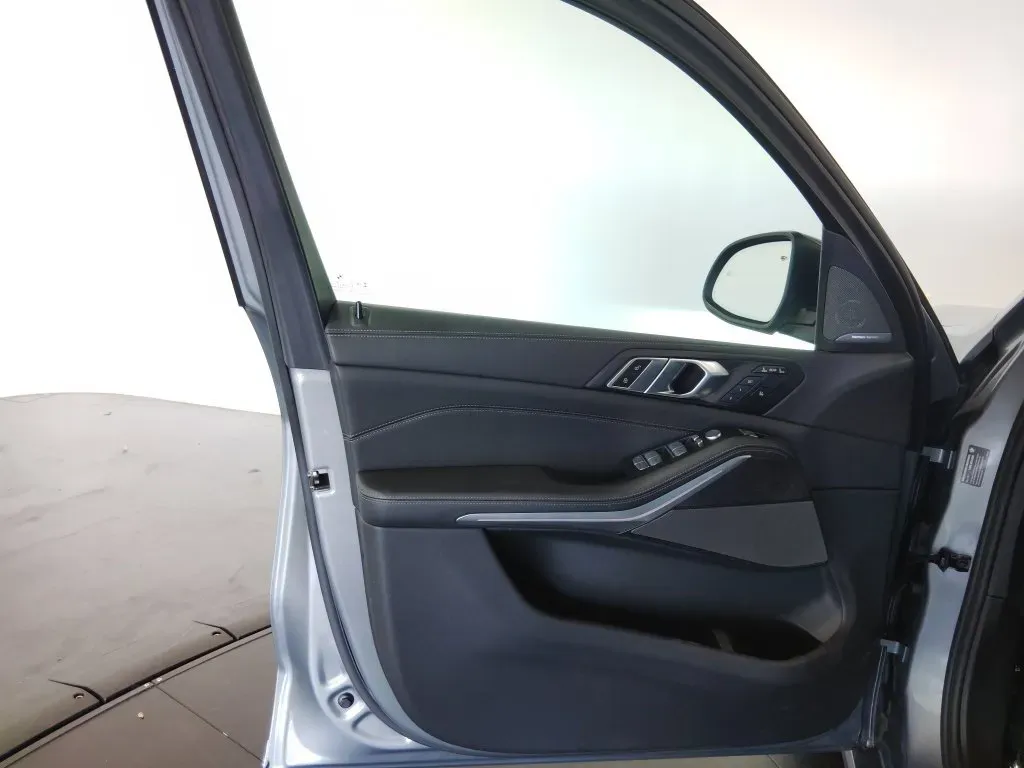 BMW X7 photo 36