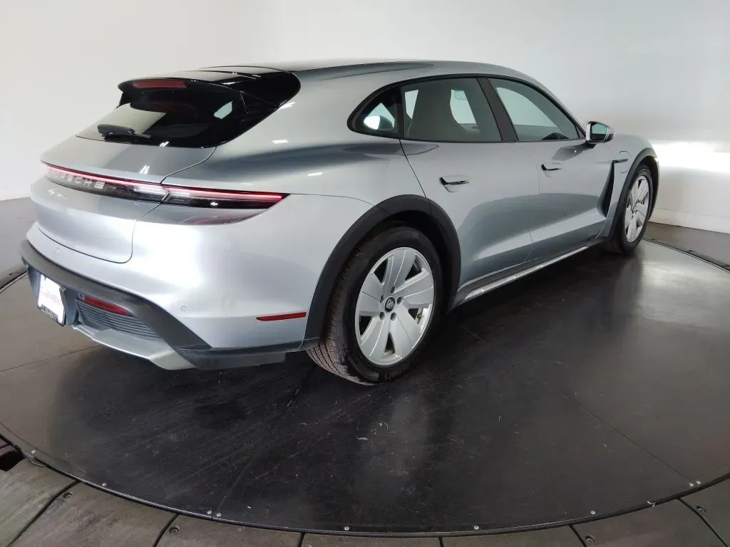 2022 Porsche Taycan Base - Photo 5