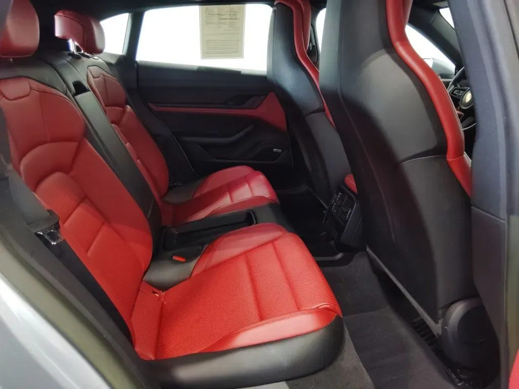 2022 Porsche Taycan Base - Photo 44