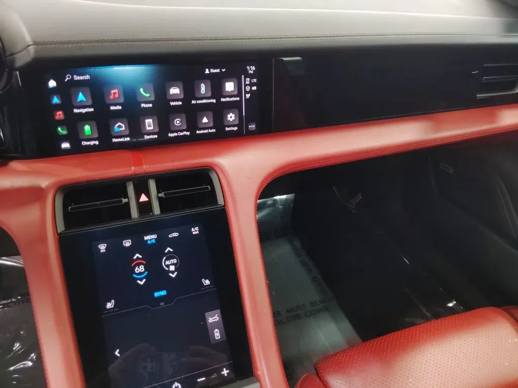 2022 Porsche Taycan Base - Photo 22