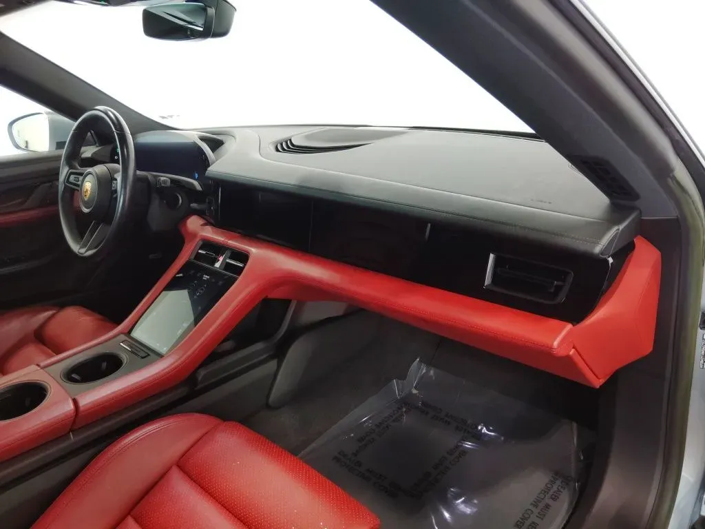 2022 Porsche Taycan Base - Photo 48