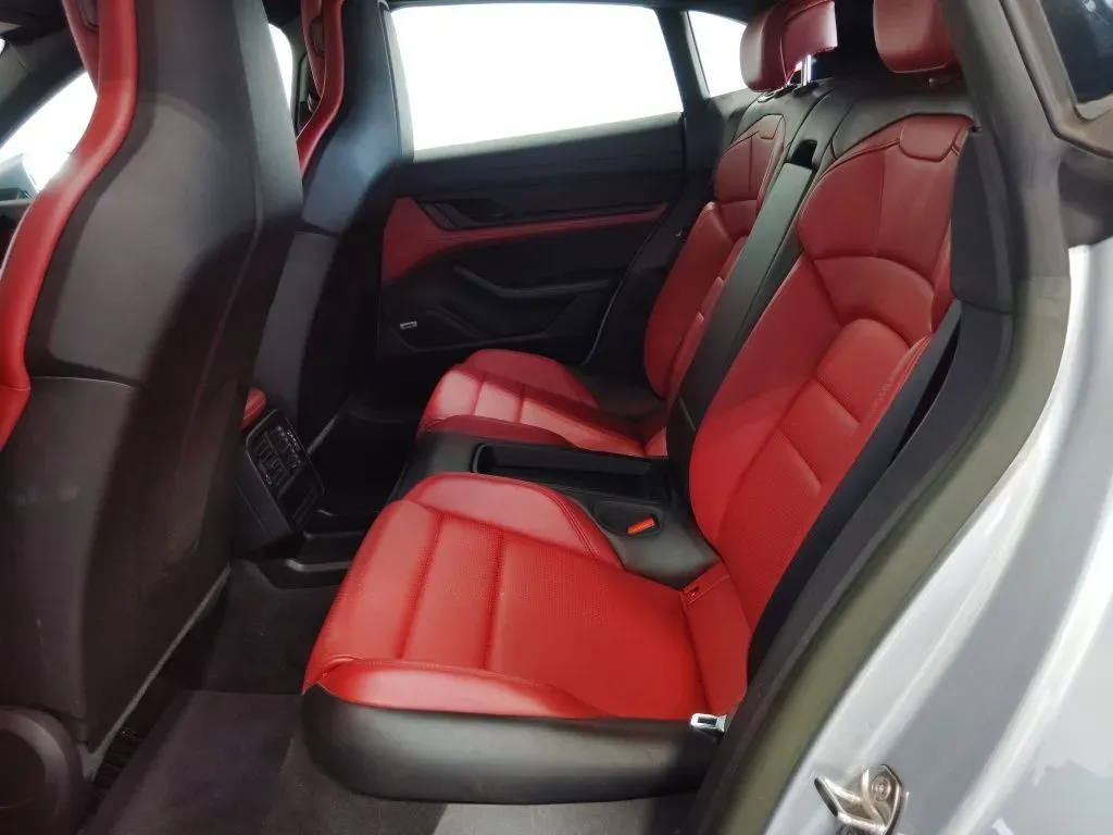 2022 Porsche Taycan Base - Photo 38