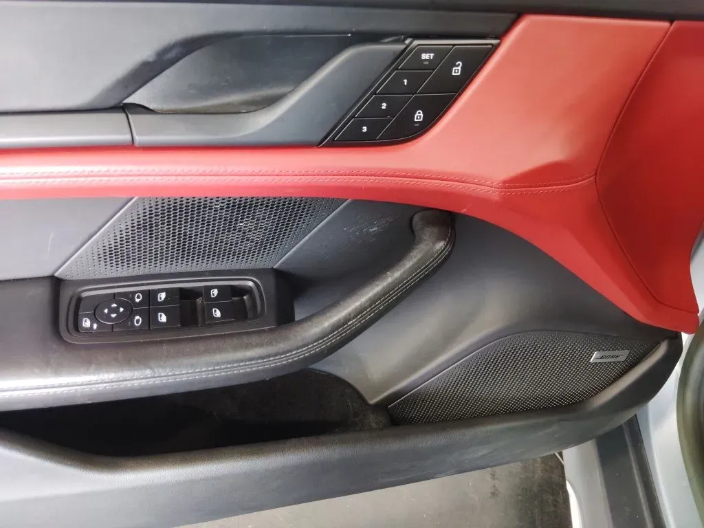 2022 Porsche Taycan Base - Photo 31