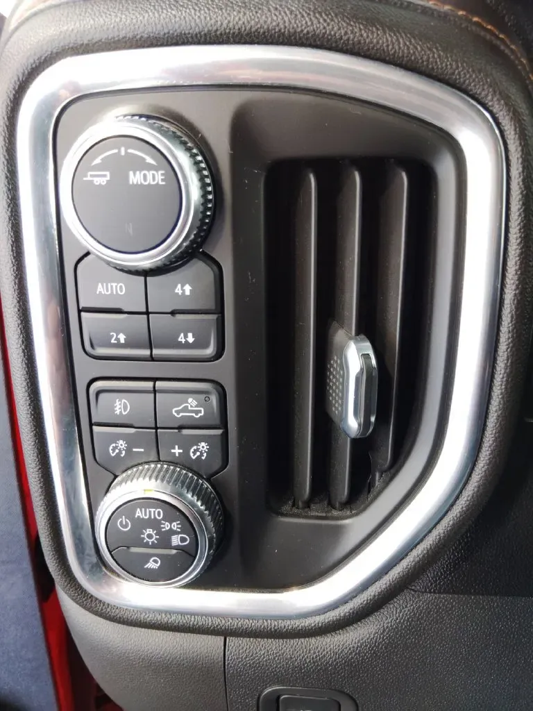 GMC Sierra photo 21