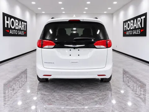 More photos of 2024 Chrysler Voyager LX at Hobart Auto Sales, IN