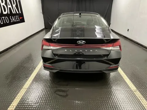 More photos of 2023 Hyundai Elantra SEL at Hobart Auto Sales, IN
