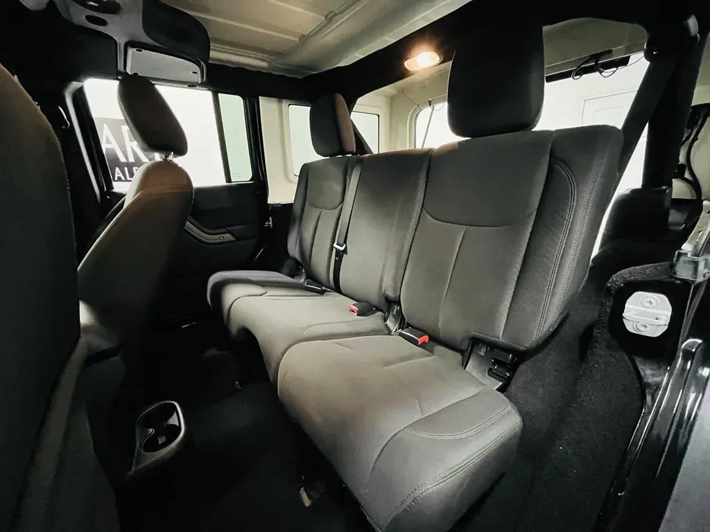 2017 Jeep Wrangler Unlimited Sport S - Photo 13