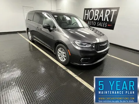 Gray 2023 Chrysler Pacifica Touring L for sale in Hobart, IN