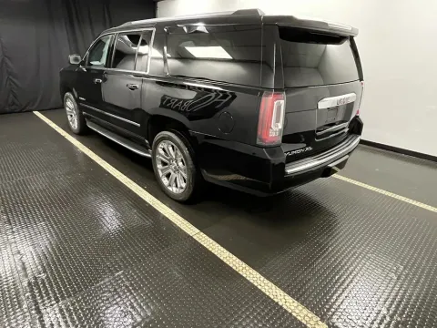 More photos of 2015 GMC Yukon XL Denali at Hobart Auto Sales, IN