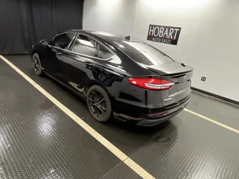 More photos of 2019 Ford Fusion SE at Hobart Auto Sales, IN