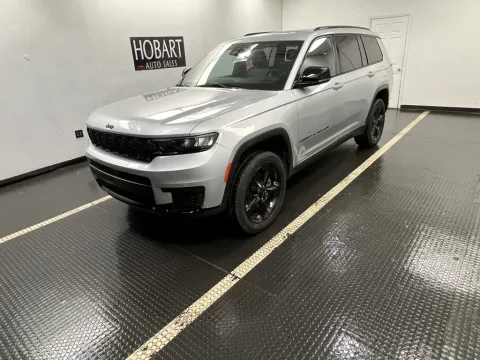 Another view of 2023 Jeep GRAND CHEROKEE for sale in Hobart, IN at Hobart Auto Sales