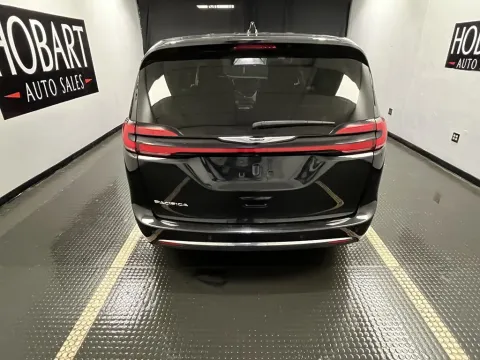 More photos of 2023 Chrysler Pacifica Touring L at Hobart Auto Sales, IN