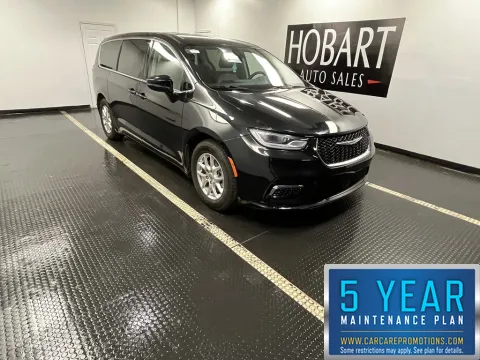 Gray 2023 Chrysler Pacifica Touring L for sale in Hobart, IN