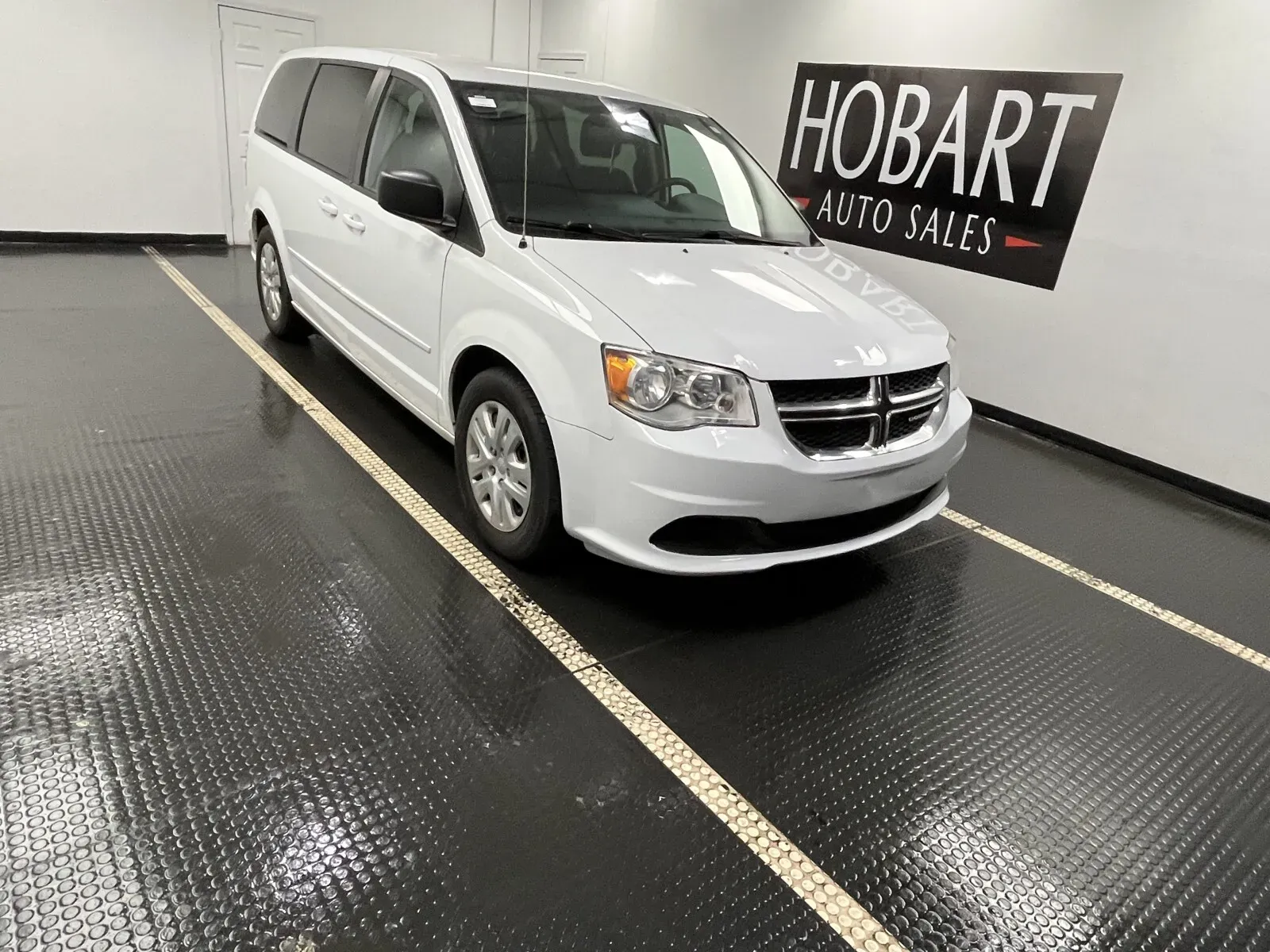 White 2017 Dodge Grand Caravan SE for sale in Hobart, IN