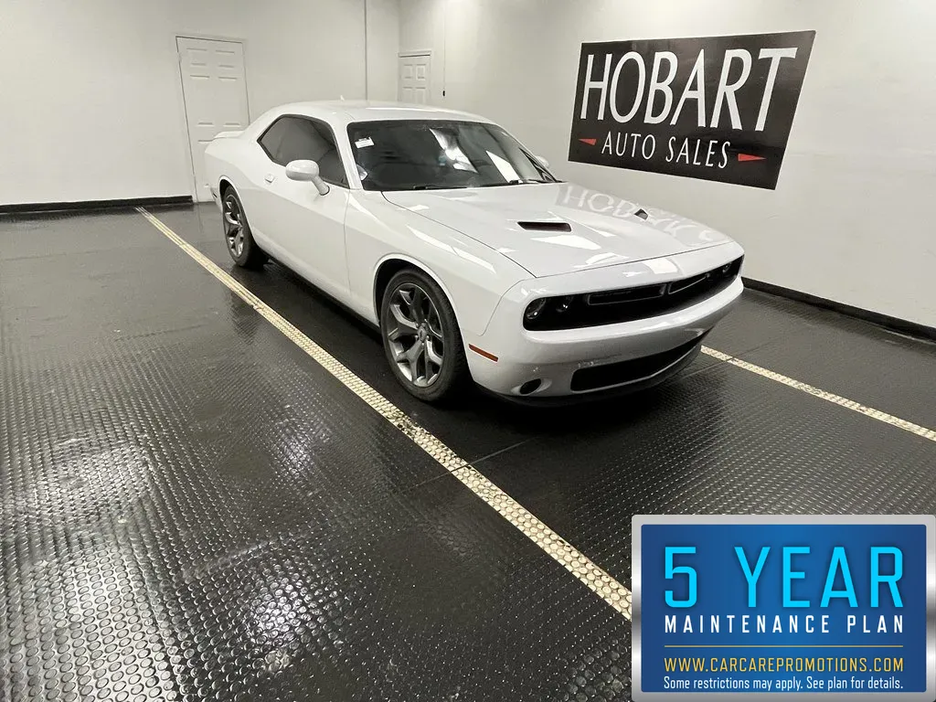 2017 Dodge Challenger SXT Plus's photo