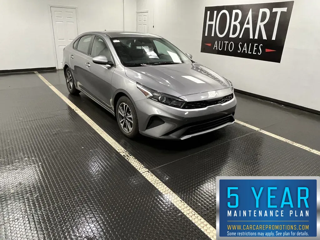 2023 Kia Forte LXS AT's photo