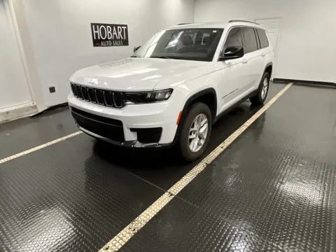 Another view of 2023 Jeep GRAND CHEROKEE for sale in Hobart, IN at Hobart Auto Sales
