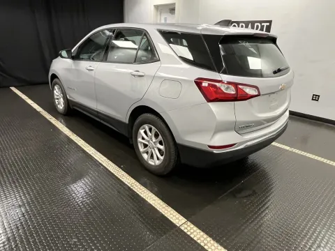 More photos of 2018 Chevrolet Equinox LS at Hobart Auto Sales, IN