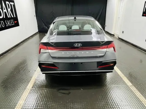 More photos of 2025 Hyundai Elantra Limited at Hobart Auto Sales, IN